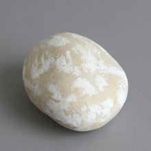 Load image into Gallery viewer, はりこ石 小(がさ) / 備中和紙