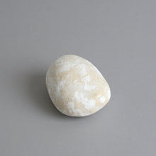 Load image into Gallery viewer, はりこ石 小(がさ) / 備中和紙