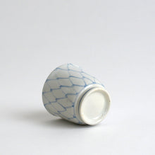 Load image into Gallery viewer, 茶杯 網目文 / 日高直子