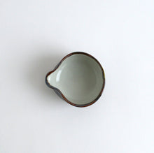 Load image into Gallery viewer, 鉄抜絵煎茶ゆさまし / 袖師窯