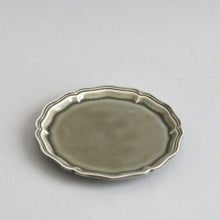 画像をギャラリービューアに読み込む, 花形細リム皿5寸(グレー) / 阿部慎太朗