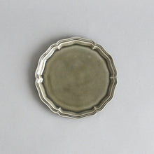 画像をギャラリービューアに読み込む, 花形細リム皿5寸(グレー) / 阿部慎太朗