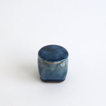 画像をギャラリービューアに読み込む, 角つぼ 小 呉須 / 袖師窯