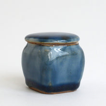 画像をギャラリービューアに読み込む, 角つぼ 小 呉須 / 袖師窯