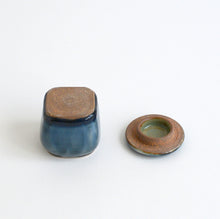 画像をギャラリービューアに読み込む, 角つぼ 小 呉須 / 袖師窯
