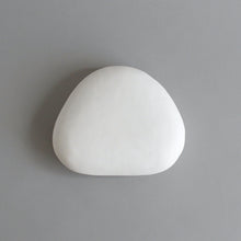 Load image into Gallery viewer, はりこ 石 (中) 白がさ / 備中和紙