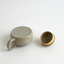 画像をギャラリービューアに読み込む, 青白磁茶壺 / 日高伸治