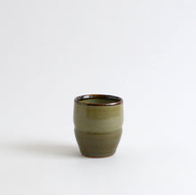 Load image into Gallery viewer, 胴〆 ゆのみ 大 / 袖師窯