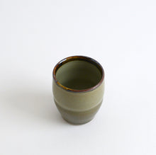 Load image into Gallery viewer, 胴〆 ゆのみ 大 / 袖師窯