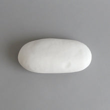 Load image into Gallery viewer, はりこ 石 (中) 白がさ / 備中和紙