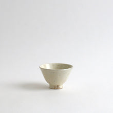 Load image into Gallery viewer, 粉引汲出 / 後藤竜太