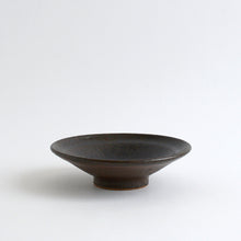 画像をギャラリービューアに読み込む, 黒飴釉平鉢6寸 / 後藤竜太