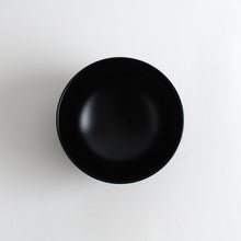 Load image into Gallery viewer, サラダボウル 上塗り 黒 / ふじい製作所