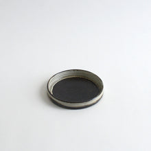 Load image into Gallery viewer, はけ目ドラ皿4寸 / 山田隆太郎