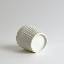 Load image into Gallery viewer, 青白磁蕎麦猪口(S)刻線 / 竹下努