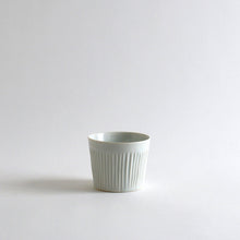 Load image into Gallery viewer, 青白磁蕎麦猪口(M)刻線 / 竹下努