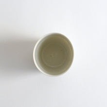 Load image into Gallery viewer, 青白磁蕎麦猪口(細)刻線 / 竹下努