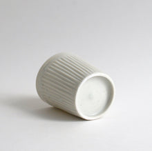 Load image into Gallery viewer, 青白磁蕎麦猪口(細)刻線 / 竹下努