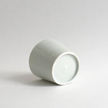 Load image into Gallery viewer, 青白磁蕎麦猪口(大) / 竹下努