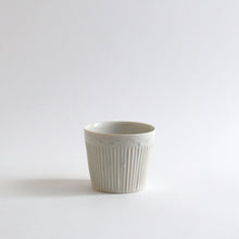 Load image into Gallery viewer, 青白磁蕎麦猪口(大)刻線 / 竹下努