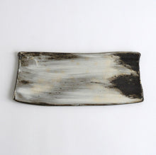 画像をギャラリービューアに読み込む, はけ目板皿 / 山田隆太郎