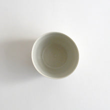 Load image into Gallery viewer, 青白磁蕎麦猪口(大)刻線 / 竹下努