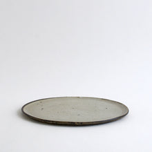 画像をギャラリービューアに読み込む, フラットプレート8寸白 / 山田隆太郎