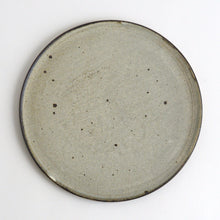 画像をギャラリービューアに読み込む, フラットプレート8寸白 / 山田隆太郎