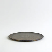 Load image into Gallery viewer, フラットプレート8寸グレー / 山田隆太郎