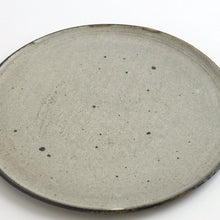 画像をギャラリービューアに読み込む, フラットプレート8寸白 / 山田隆太郎