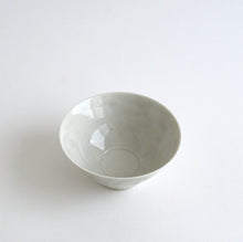 Load image into Gallery viewer, 青白磁飯碗 / 竹下努