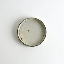 Load image into Gallery viewer, 粉引ドラ皿4寸 / 山田隆太郎
