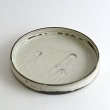 Load image into Gallery viewer, 粉引ドラ皿大 / 山田隆太郎