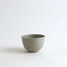 Load image into Gallery viewer, 青白磁高形飯碗 / 日高伸治