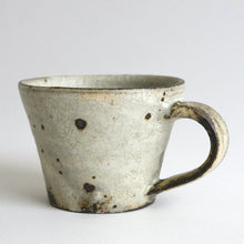 Load image into Gallery viewer, 粉引マグカップ / 山田隆太郎