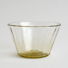 画像をギャラリービューアに読み込む, 小さな器 / 境田亜希