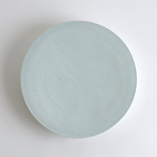 Load image into Gallery viewer, 青白磁三ッ丸台皿(8寸) / 竹下努