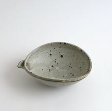 Load image into Gallery viewer, 粉引片口鉢 / 山田隆太郎