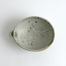 Load image into Gallery viewer, 粉引片口鉢 / 山田隆太郎