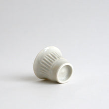 Load image into Gallery viewer, 青白磁茶盃 刻線 / 竹下努