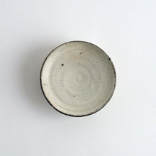 画像をギャラリービューアに読み込む, 粉引高台皿小 / 山田隆太郎