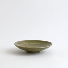 Load image into Gallery viewer, 青磁線刻象嵌鉢 16cm / 日高伸治