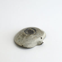 Load image into Gallery viewer, 粉引エイ型片口鉢小 / 山田隆太郎