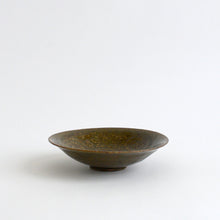 Load image into Gallery viewer, アメ緑釉宝相華文鉢 / 日高伸治