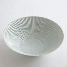 Load image into Gallery viewer, 青白磁内鎬パスタ鉢(7寸) / 竹下努