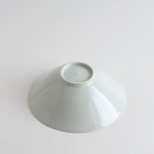 Load image into Gallery viewer, 青白磁内鎬パスタ鉢(7寸) / 竹下努