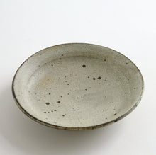 画像をギャラリービューアに読み込む, 粉引6寸リム皿 / 山田隆太郎