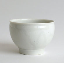 Load image into Gallery viewer, 青白磁玉カップ フチ丸 / 竹下努