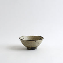 Load image into Gallery viewer, 粉引めし碗 / 山田隆太郎