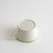 Load image into Gallery viewer, ティーカップ(ブロンズ艶白) / 千田稚子